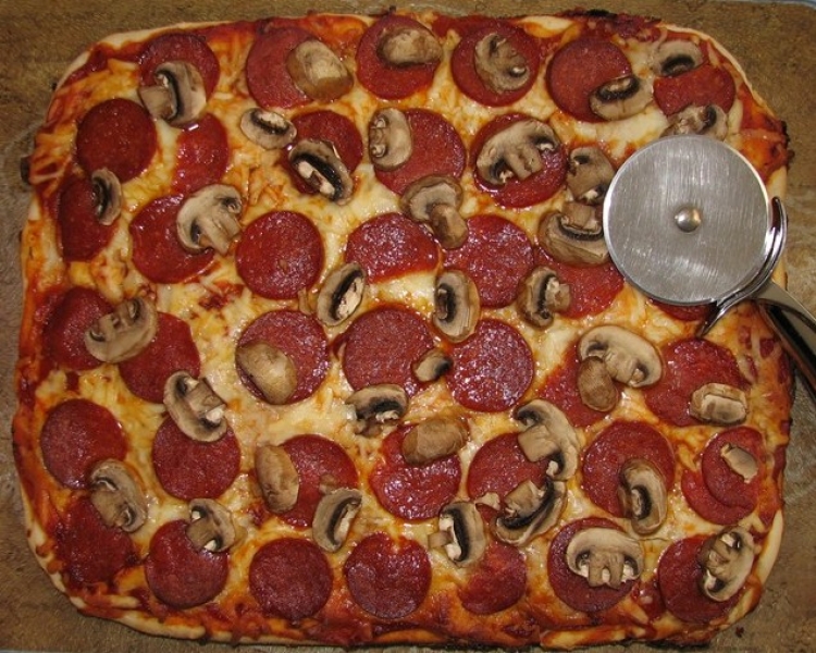 Mantarlı Sucuklu Pizza